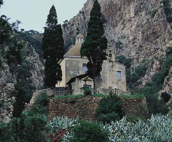 Walking Festival, Porto Azzurro- Napoleone ed i monti che incorniciano Il Santuario