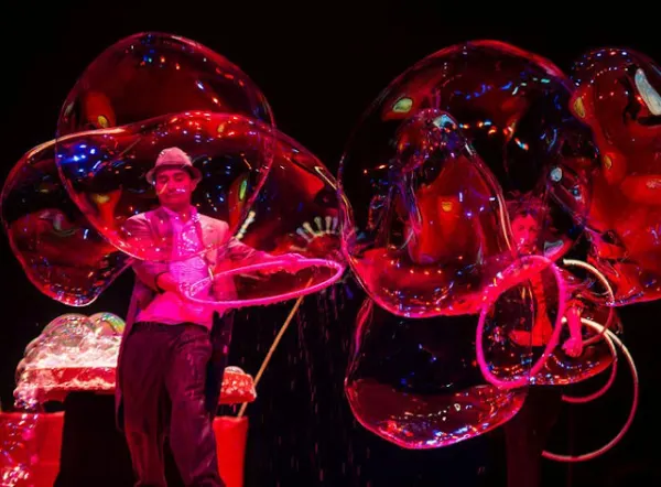 Le Domeniche a Teatro – Il Circo delle bolle di sapone in su
