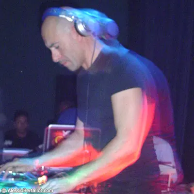 DJ SET con ALESSIO BERTALLOT DI Radio Deejey