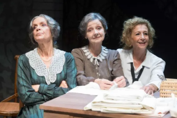  Lucia Poli, Milena Vukotic, Marilù Prati -  Sorelle Materassi