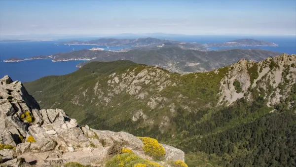 Isola d’Elba: identità e varietà negli insediamenti isolani