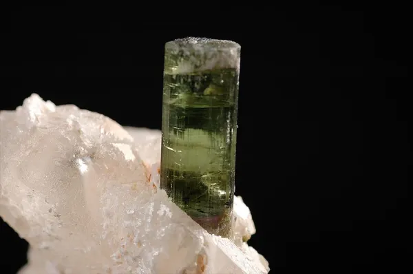 Viaggio nel regno dei minerali- Laboratorio CEA Lacona (da 6 anni in su)