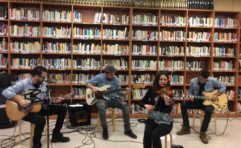 B. Music - Musica tra i libri