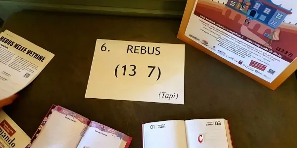 Rebus in vetrina