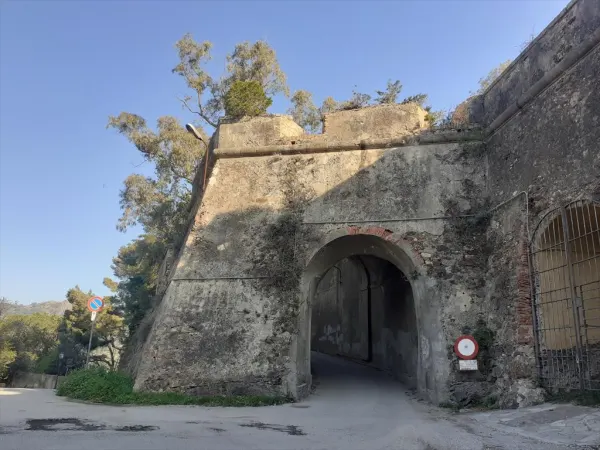 Visita guidata al Forte spagnolo