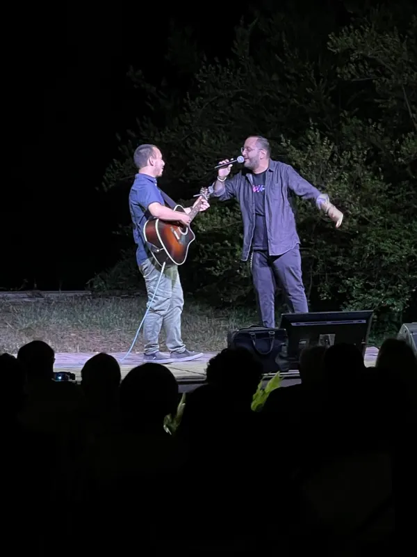 Dimighiri Acoustic Duo: spettacolo musicale interattivo a Rio Marina