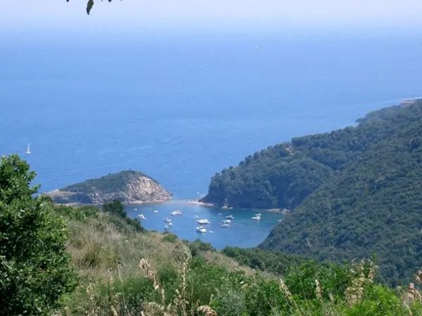 Da PORTOAZZURRO a RIO MARINA per Capo d’Arco e Ortano