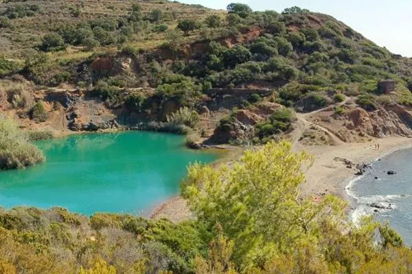 Rocce, faglie e minerali: i veri protagonisti dell’Isola d’Elba