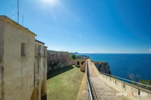 Passeggiata alle Mura di Portoferraio
