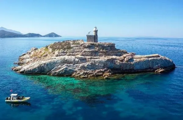 Snorkeling naturalistico in barca "Lo Scoglietto"