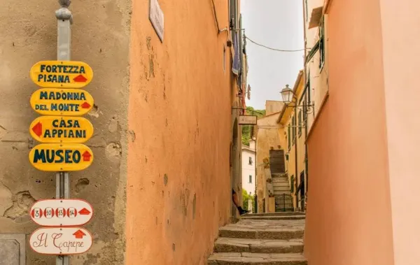 Marciana racconta - passeggiata nell'antico borgo con Guida Parco