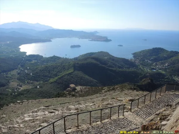 Fortezza del Volterraio: trekking e visita guidata